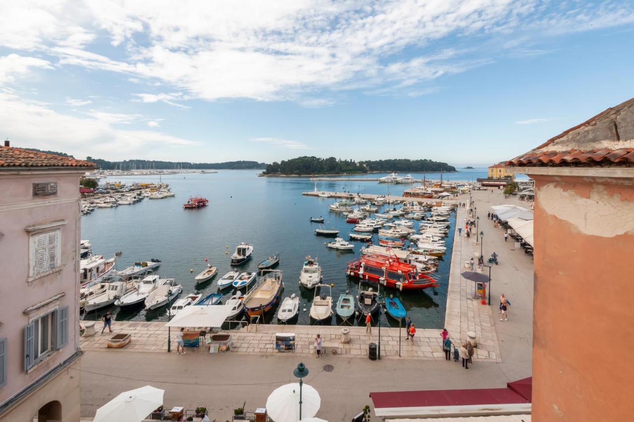 Sea View Apartment Ровин Екстериор снимка