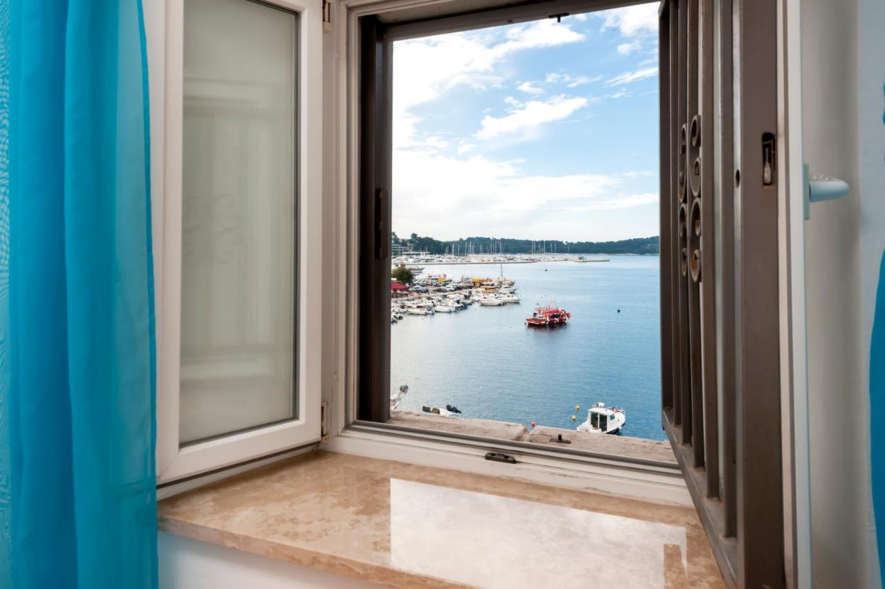 Sea View Apartment Ровин Екстериор снимка