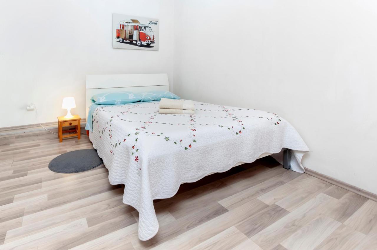 Sea View Apartment Ровин Екстериор снимка